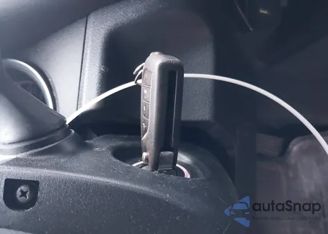 2018 Toyota Camry Le z USA, uszkodzony, nr VIN 4T1B11HK7JU093185